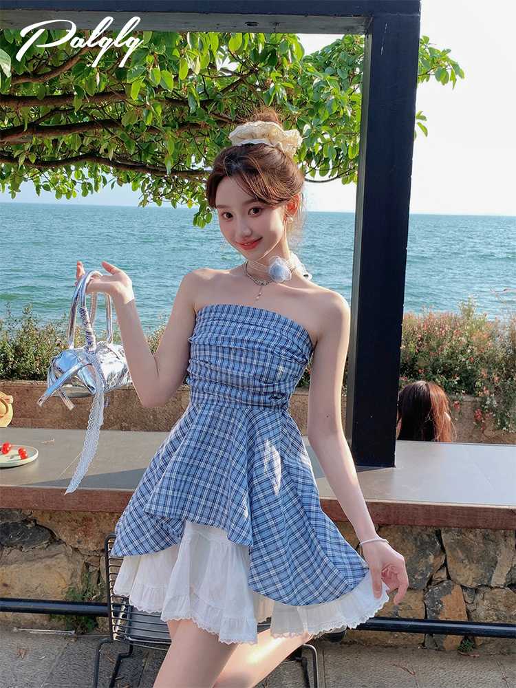 フリル洋服で日常に華やかさをプラスして気分が上がる魅力的スタイル5選