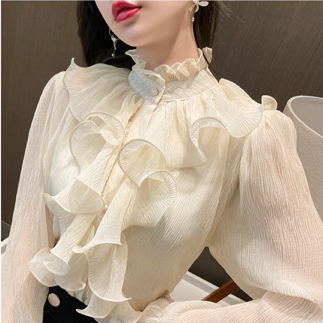 フリルシャツ襟元華やか長袖