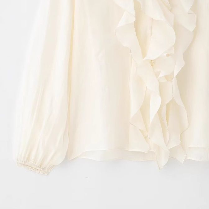 フリルシャツ胸元デザイン長袖