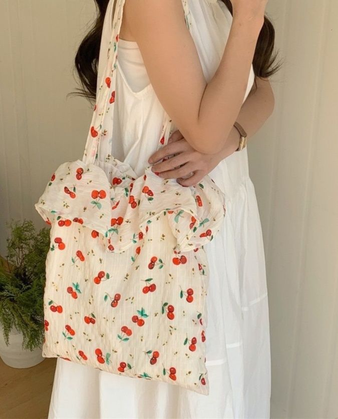 フリル柄巾着型ショルダーバッグ