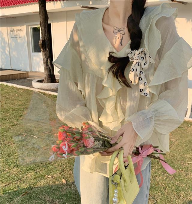 フリルシャツボリューム袖デザイン