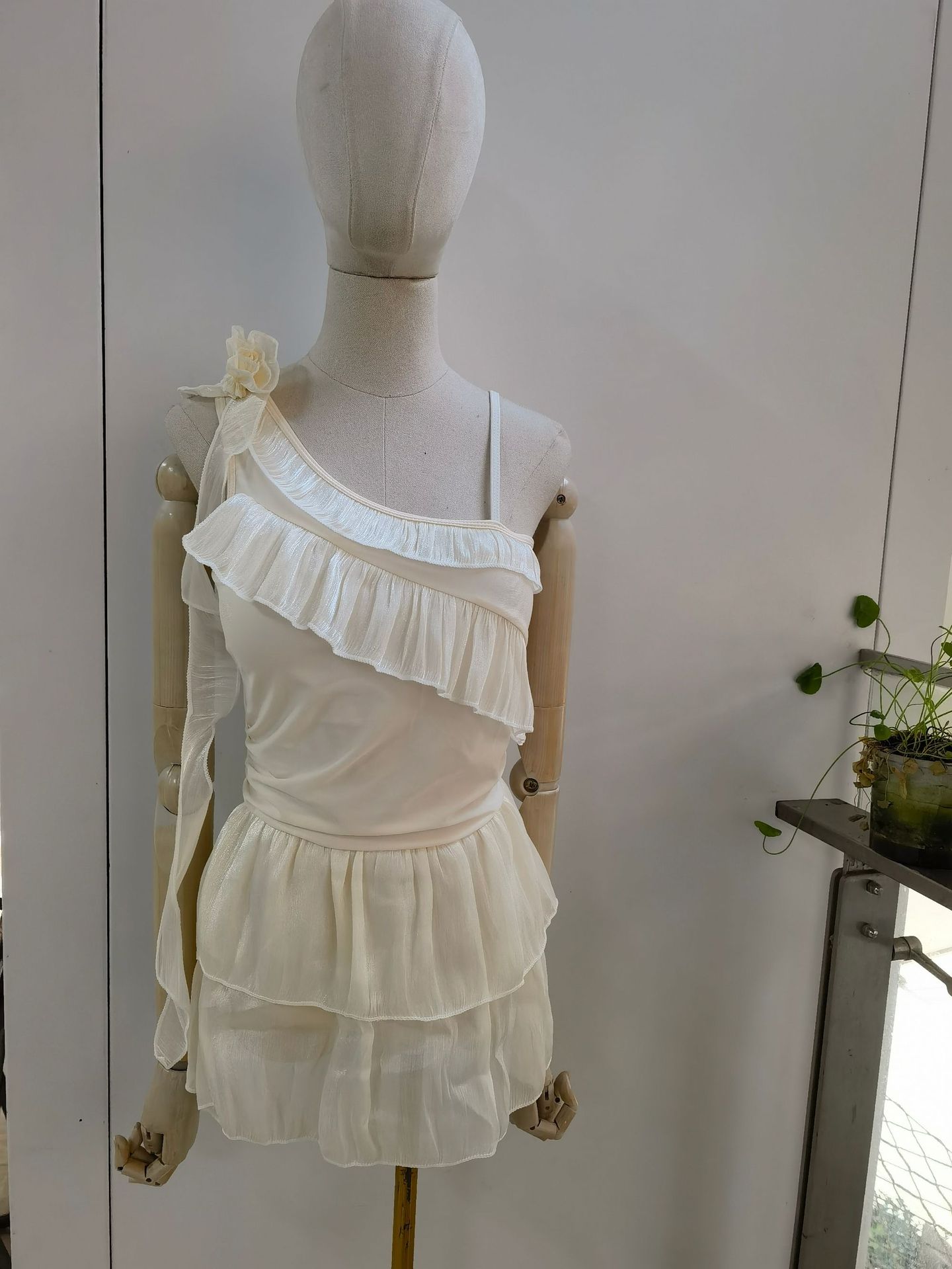 肩リボン付きワンショルダーティアードフリル水着