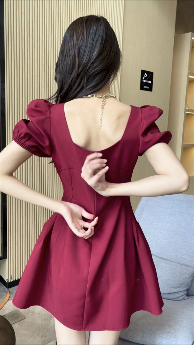 パフスリーブフリルミニワンピース