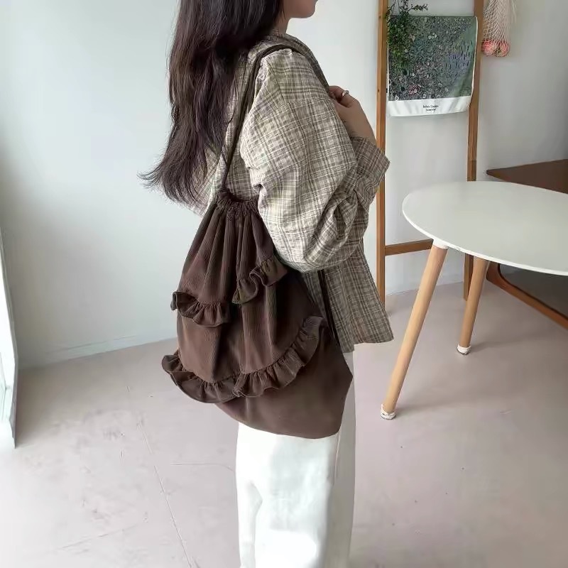 フリルバッグふんわりフリル巾着型