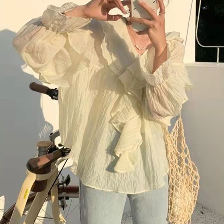 フリルシャツボリューム袖デザイン