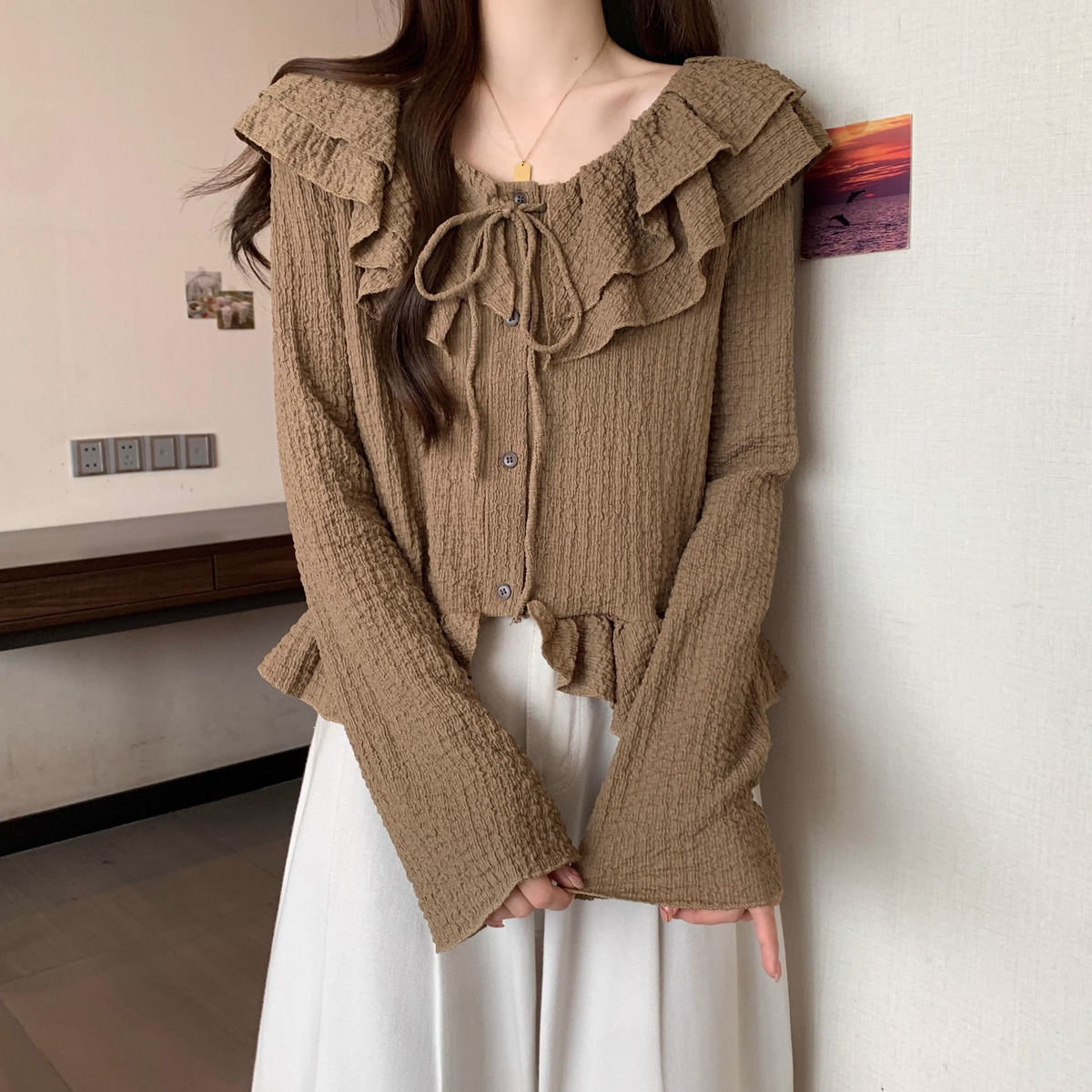 https://fulmo-img-server.com/frillista/12ff2d91-eb00-4ba8-85f5-81edc35cbcba.jpg