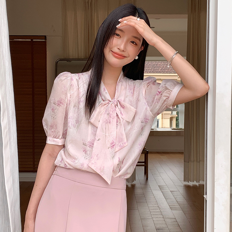 フリルブラウス 優美リボン胸元フリルブラウス