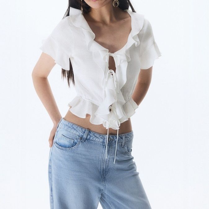 フリルブラウス 優美フリル裾ショートブラウス