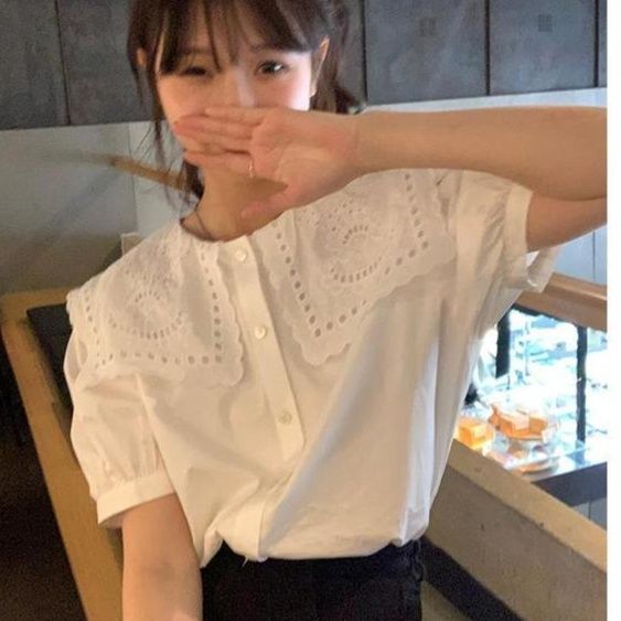 フリルブラウス レース刺繍入り大きめ襟フリルブラウス
