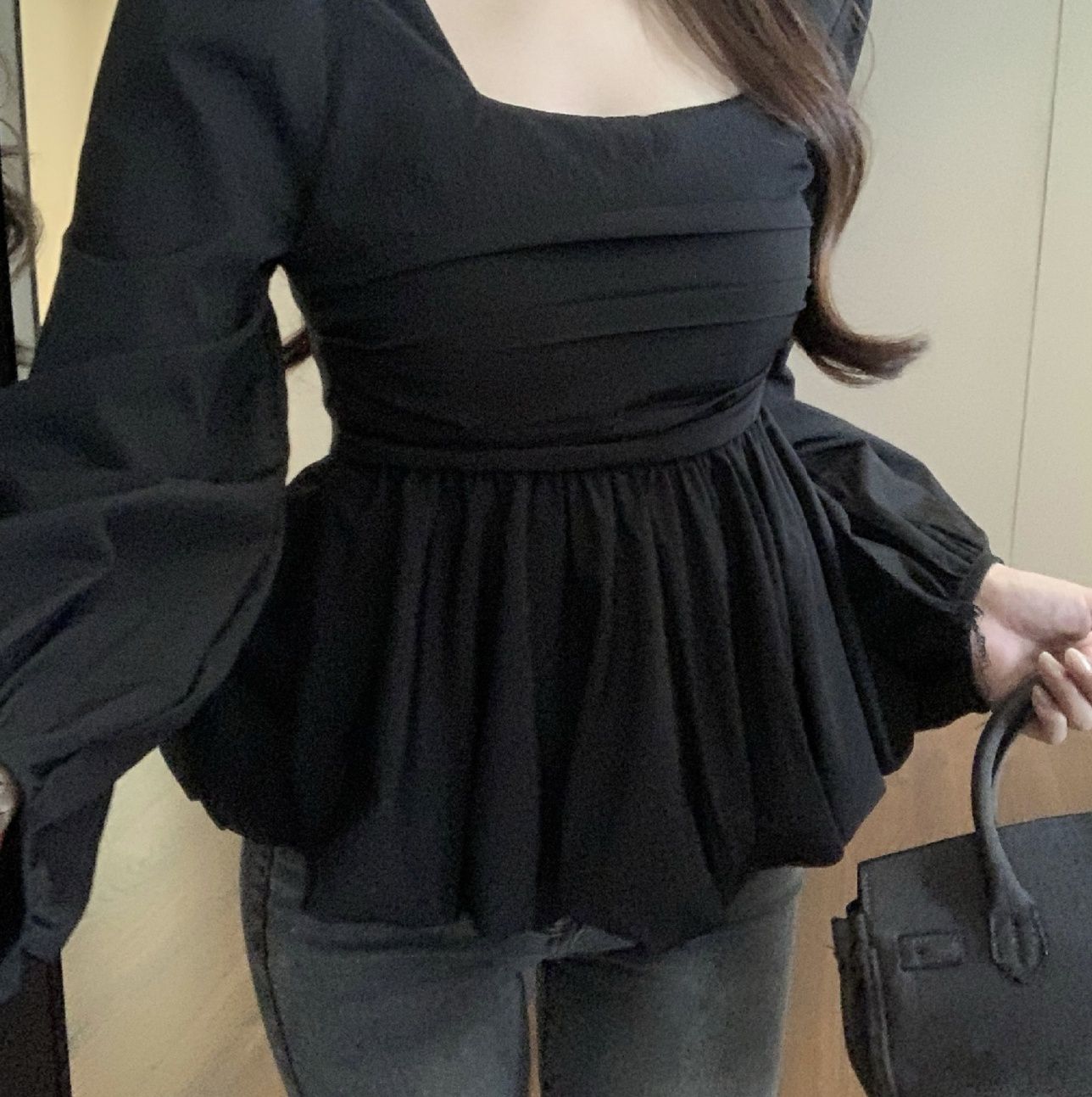https://fulmo-img-server.com/frillista/1755925890767_y5jx802f_q2wf0rm4.jpeg