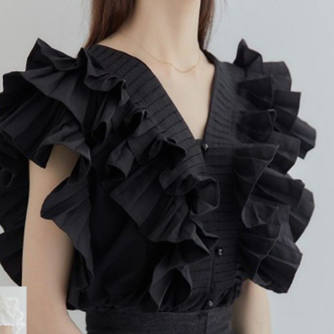 フリルブラウス 立体フリル袖デザイン
