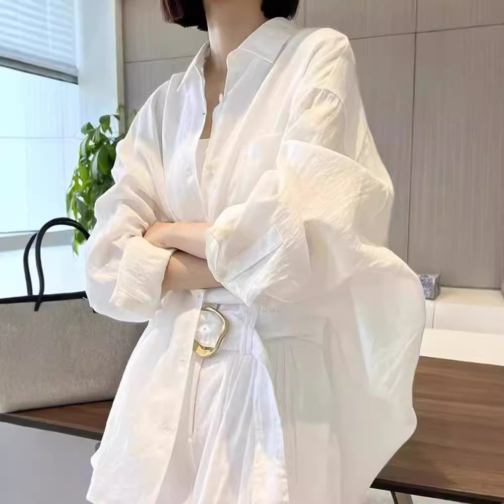 フリルブラウス 優雅なフロントフリルシャツ