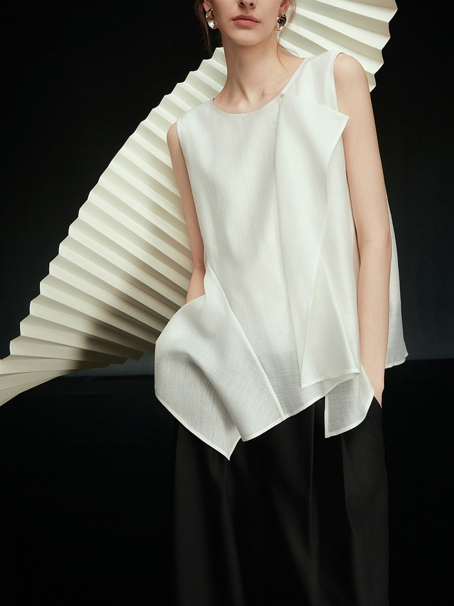 不規則裾デザイン ノースリーブフリルブラウス