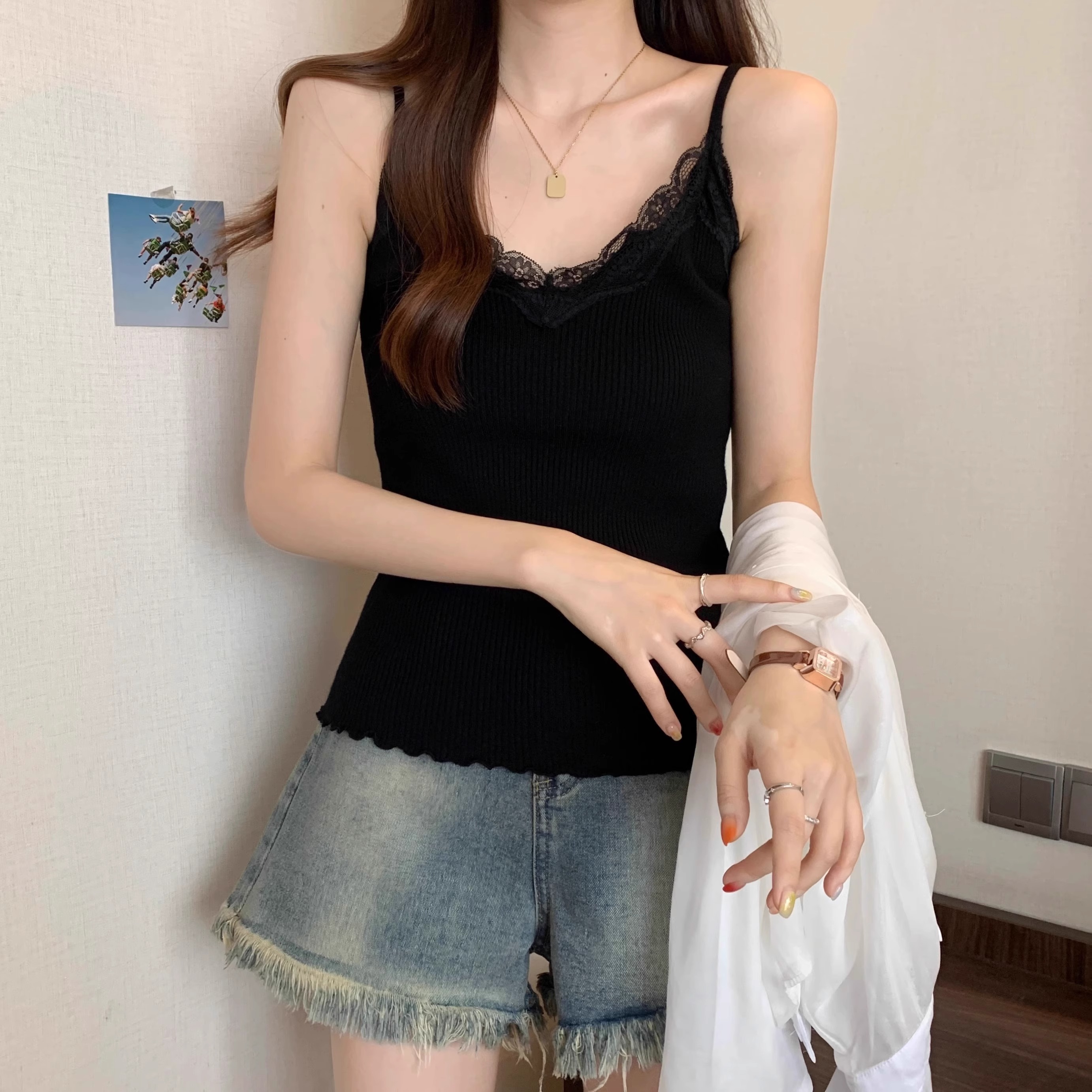 https://fulmo-img-server.com/frillista/852cfe51-926c-446f-82e4-c1ba7bc796ec.jpg