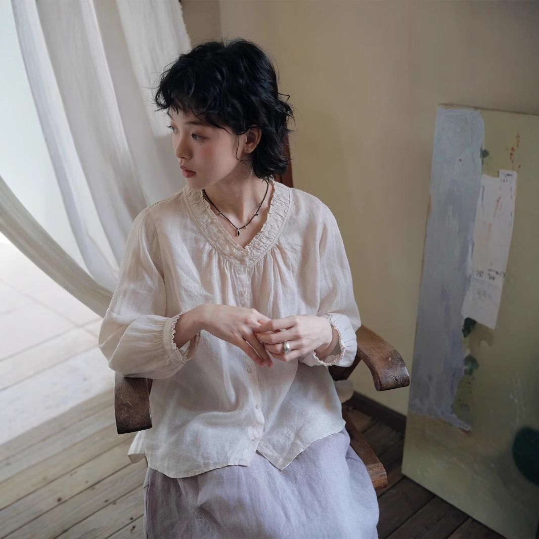フリルブラウス 優美な花びら襟フリルブラウス