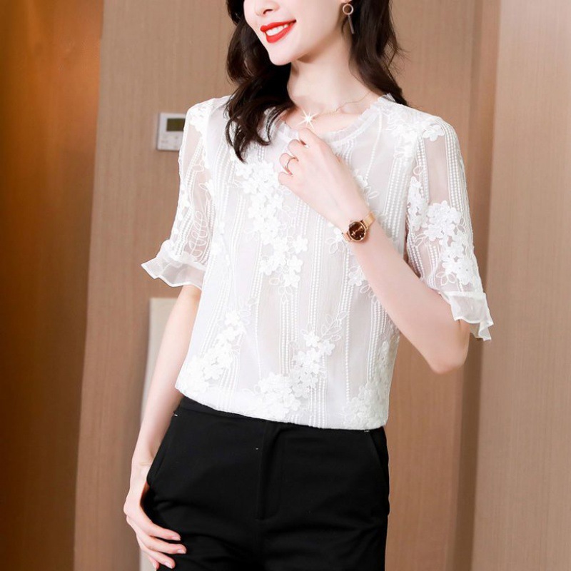 https://fulmo-img-server.com/frillista/afcc540e-2ba3-4607-b6b6-73170a7e683a.jpg