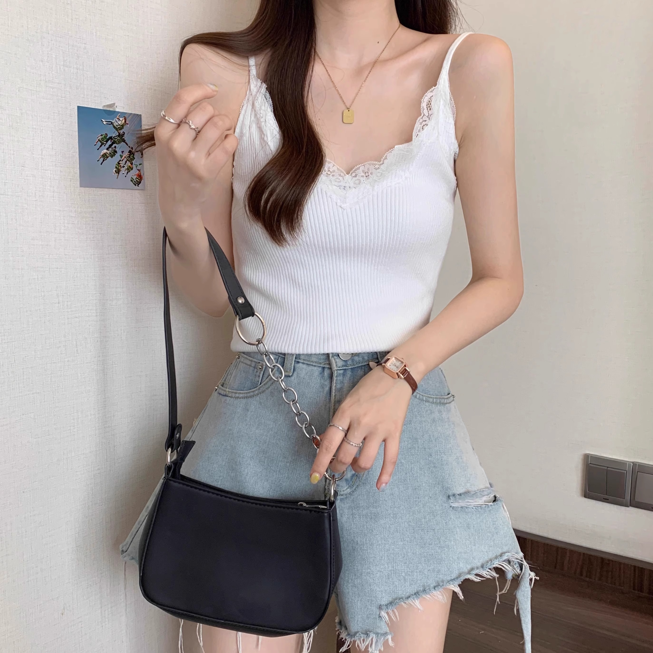 https://fulmo-img-server.com/frillista/d7f86766-3aed-4b49-af3d-89bedc8c3399.jpg