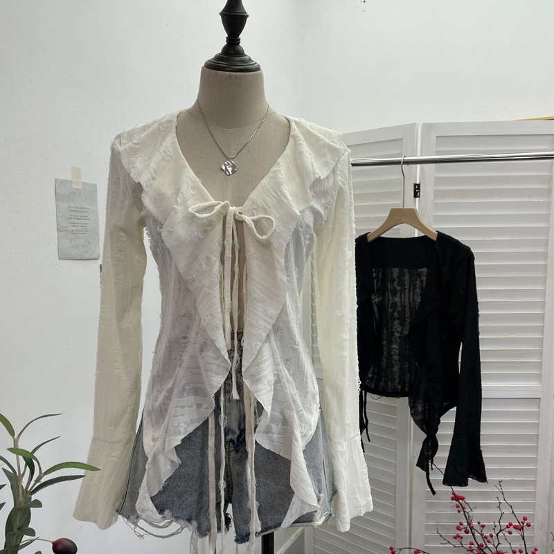  花柄ジャガード襟リボン付き多段フリルブラウス