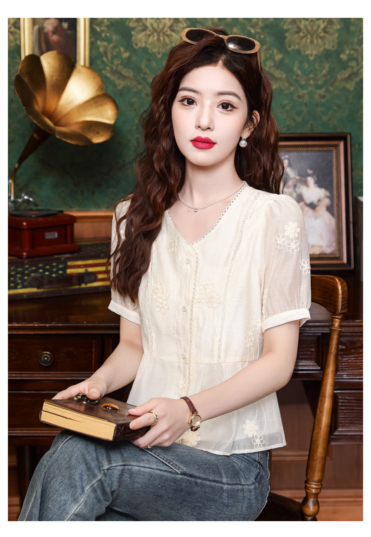 フリルブラウス 優美裾フリルレトロブラウス