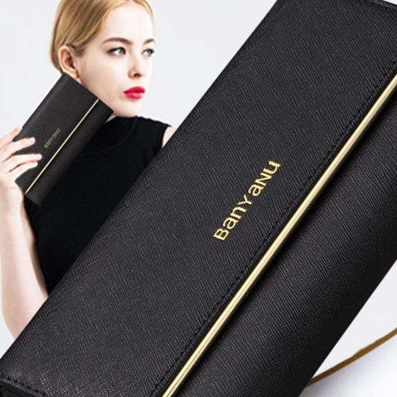 ゴールド金具でおしゃれなレディース二つ折り財布5選