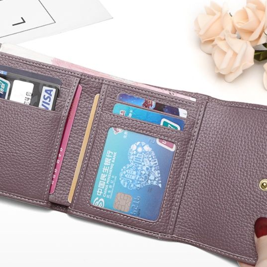 レディース二つ折り財布 上質本革使用コンパクト二つ折り財布