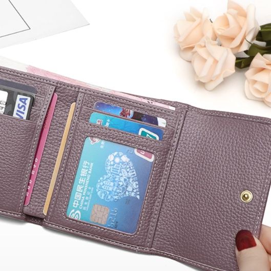 レディース二つ折り財布 金具アクセント多収納レディース二つ折り財布