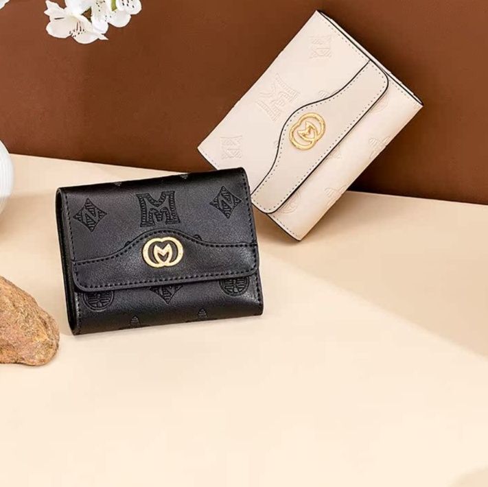 レディース二つ折り財布 上品な総柄デザイン二つ折り財布