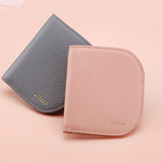 レディース二つ折り財布 本革型押しスナップボタン式ミニ二つ折り財布