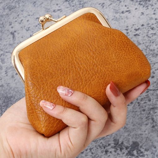 レディース二つ折り財布 金具が上品ながま口二つ折り財布