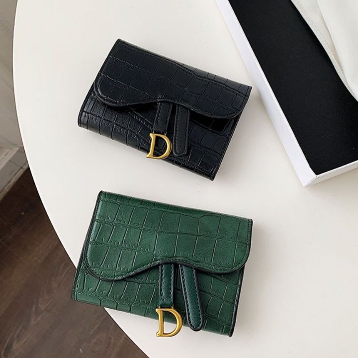 レディース二つ折り財布 型押しクロコ柄金具付きレディース二つ折り財布ミニ