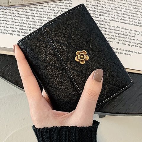 レディース二つ折り財布コンパクト 花モチーフ金具付き三つ折りコンパクト財布