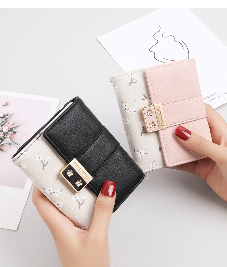 レディース二つ折り財布 花柄プリント金具留めレディース二つ折り財布