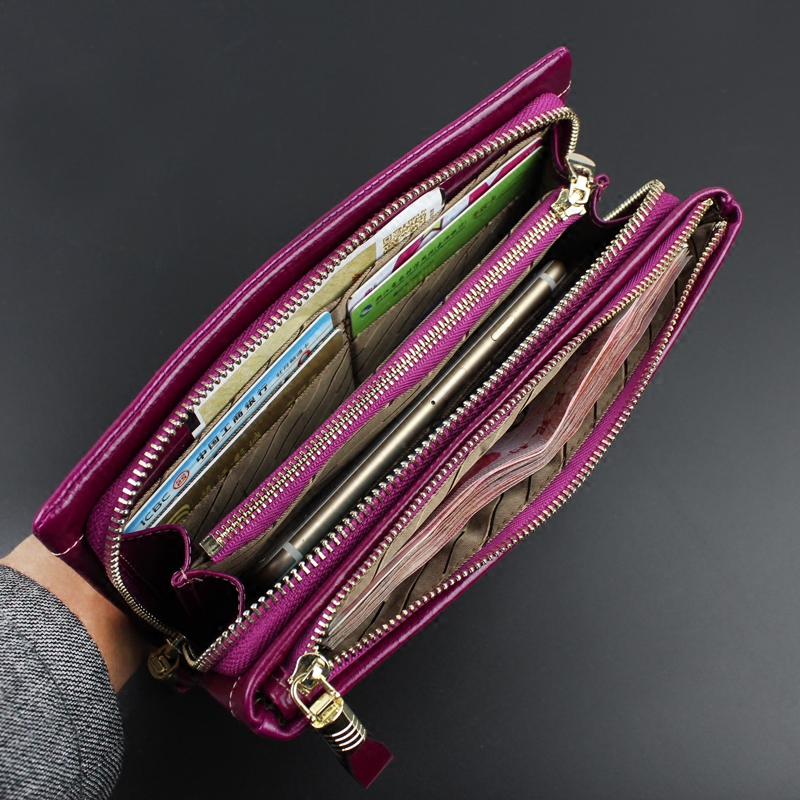 レディース二つ折り財布 上質レザー使用ストラップ付き大容量財布