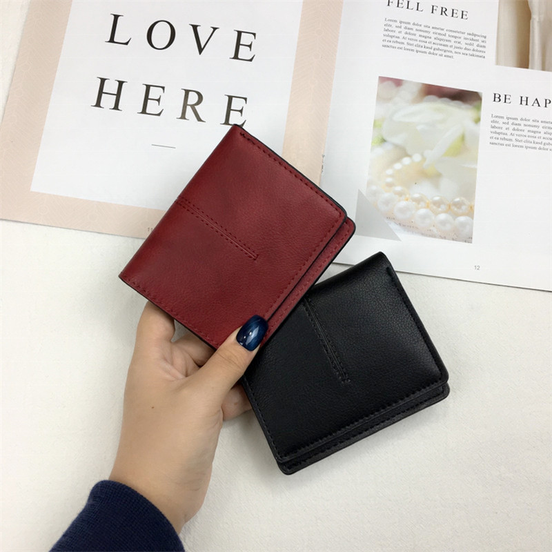 レディース二つ折り財布 本革使用シンプルデザインのコンパクト二つ折り財布