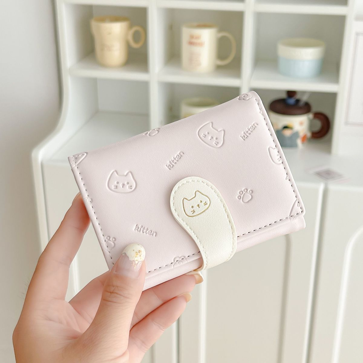 レディース二つ折り財布 猫モチーフ刺繍入り二つ折りコンパクト財布