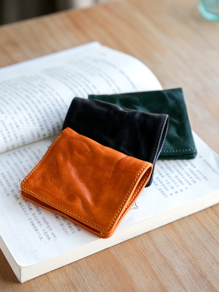 レディース二つ折り財布 手縫いステッチが美しいコンパクト本革二つ折り財布