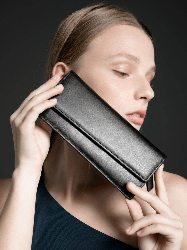 レディース二つ折り財布 上質本革スリム長財布二つ折りタイプ