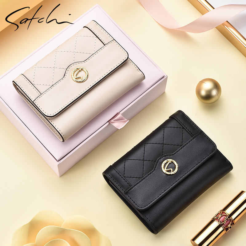 レディース二つ折り財布 キルティング模様金具付きレディース二つ折り財布