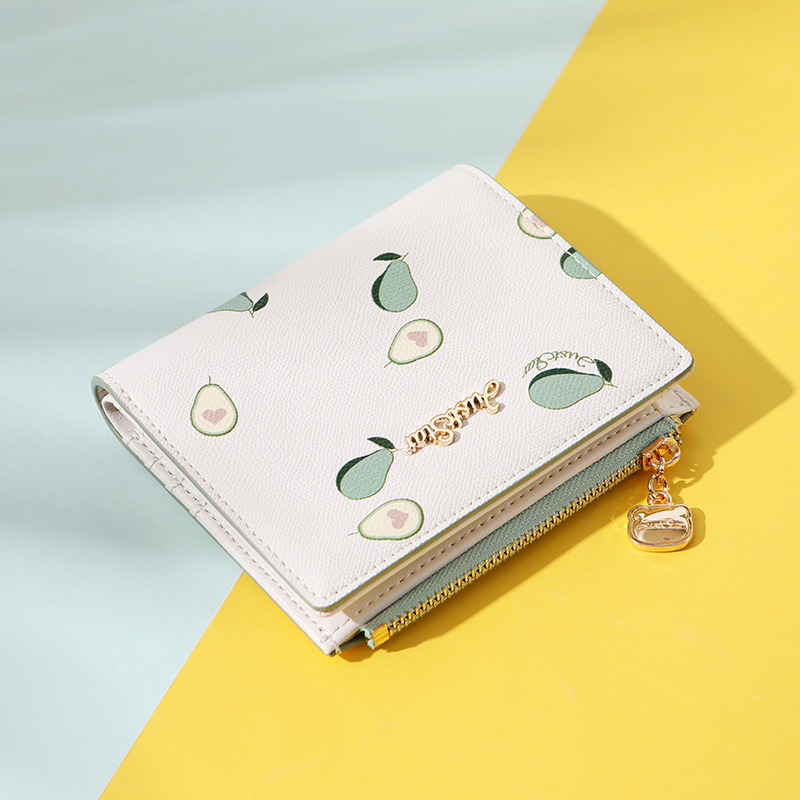 レディース二つ折り財布 アボカド柄がキュートなミニ二つ折り財布