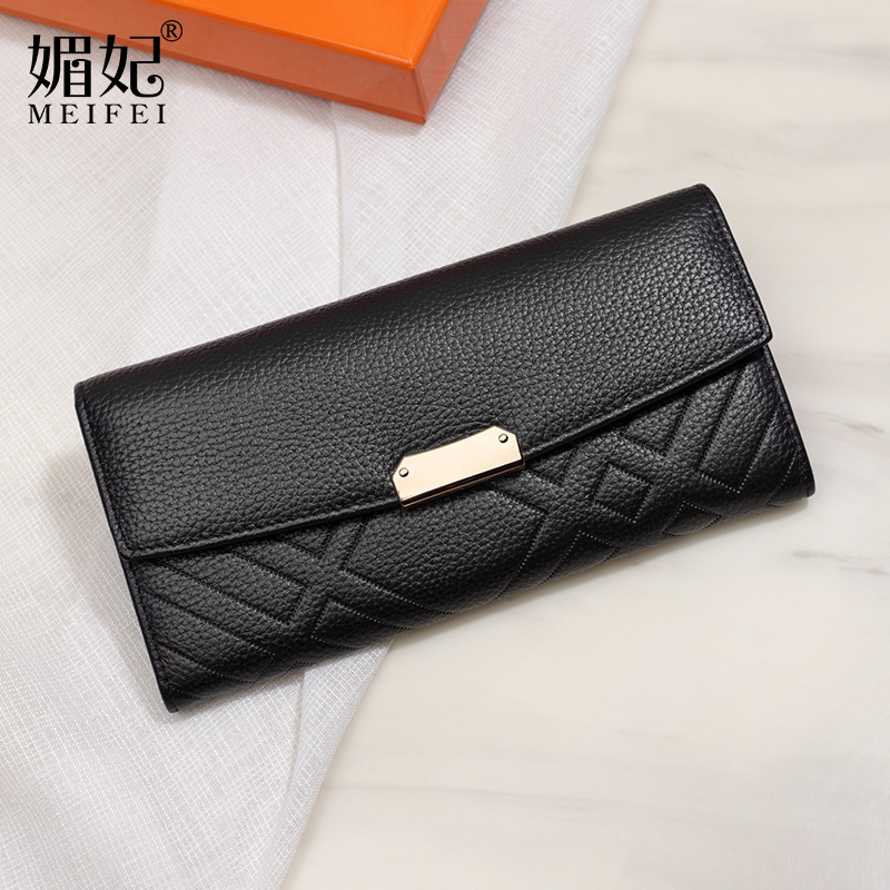 レディース二つ折り財布 幾何学模様金具付き上質レザー長財布