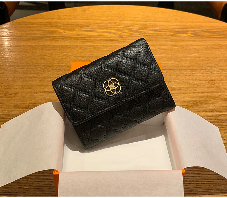 レディース二つ折り財布 キルティングステッチ上品二つ折り財布ミニ