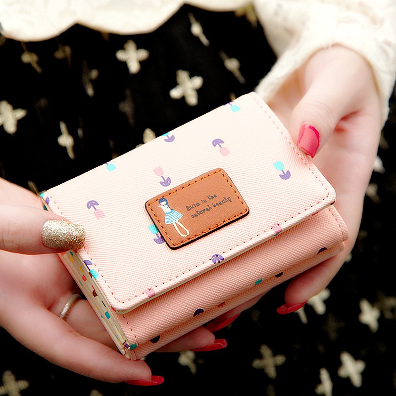 レディース二つ折り財布 小柄女性イラスト付きコンパクト二つ折り財布