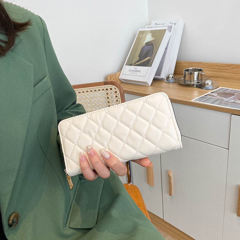 レディース二つ折り財布 キルティングステッチ上品レディース二つ折り財布