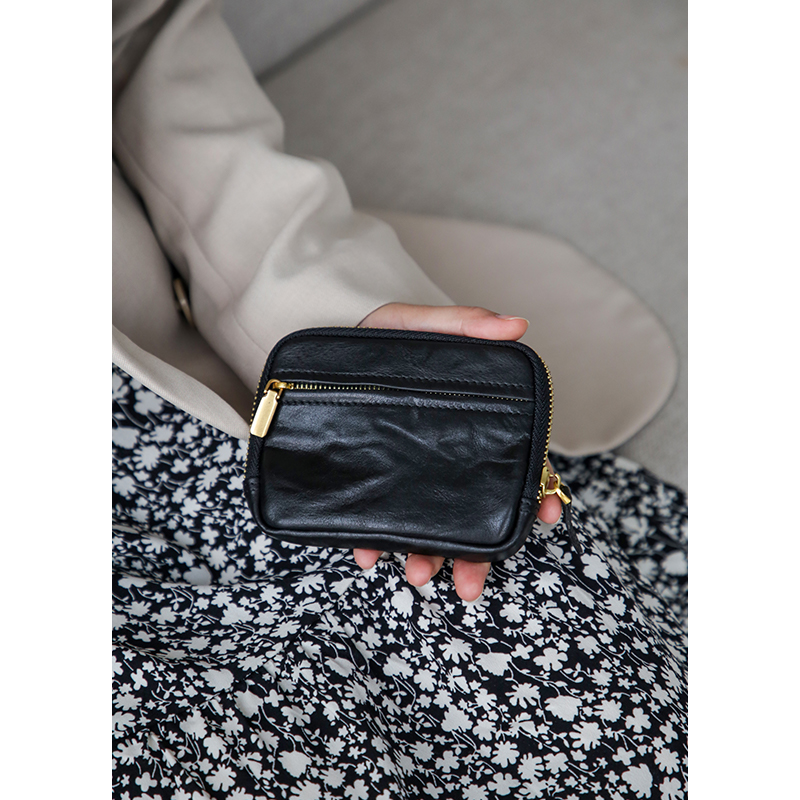 レディース二つ折り財布 上質レザー使用ファスナー式二つ折り財布