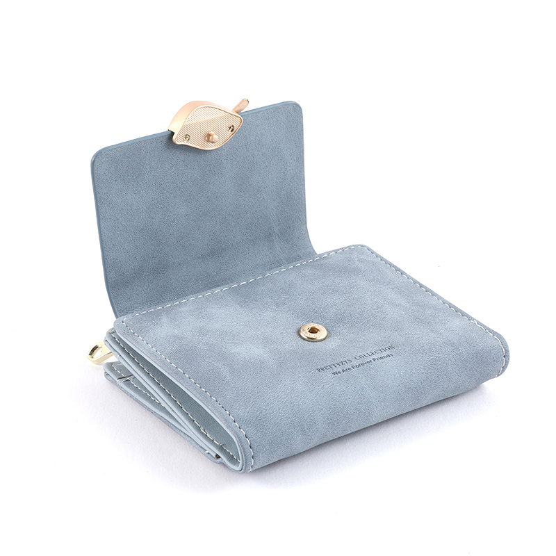 レディース二つ折り財布 リーフ型金具付き型押しレディース二つ折り財布