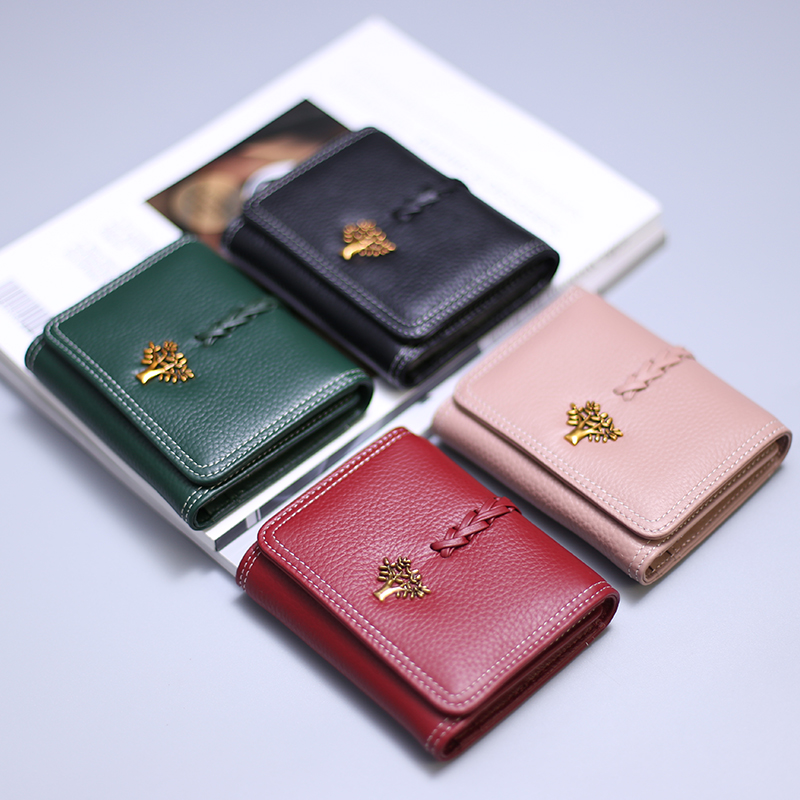 レディース二つ折り財布 金色樹木モチーフ装飾付きレザー二つ折り財布
