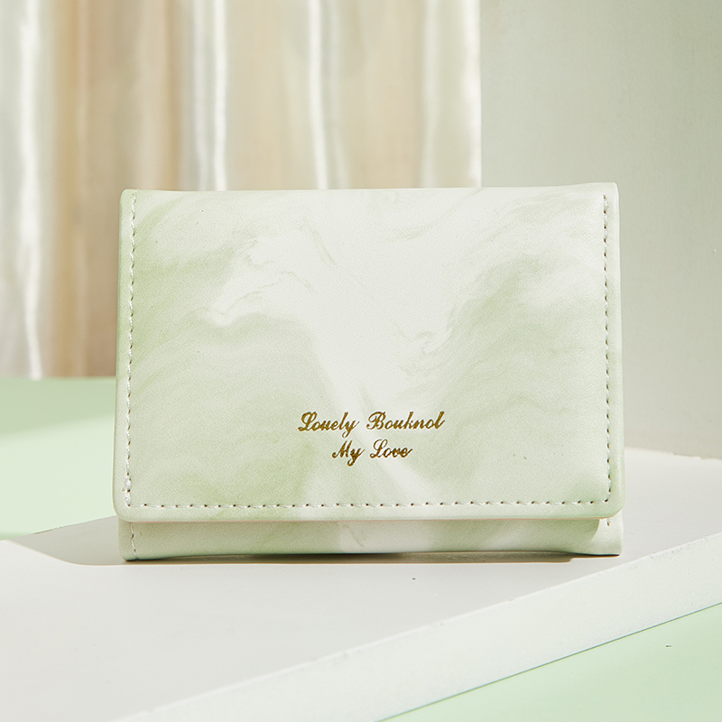 20代女性におすすめのキレイめ二つ折り財布5選