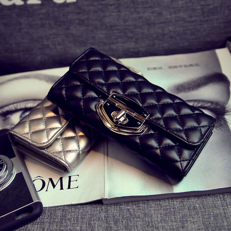 レディース二つ折り財布 キルティング加工金具留め二つ折り財布