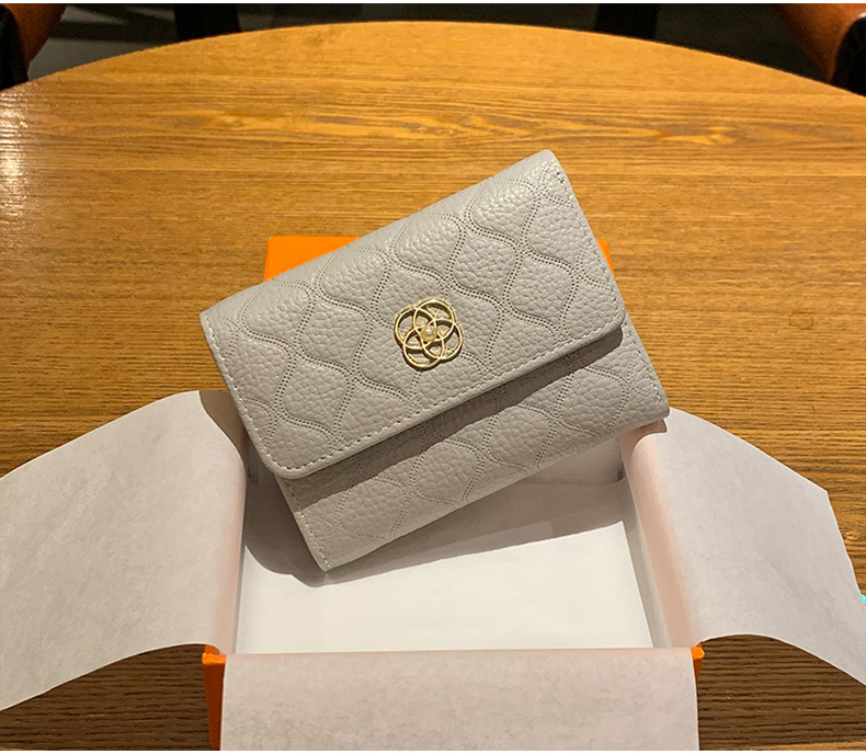 レディース二つ折り財布 キルティングステッチ上品二つ折り財布ミニ