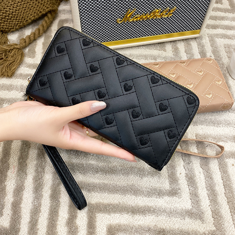 レディース二つ折り財布 ハート刺繍キルティングレザーラウンド財布